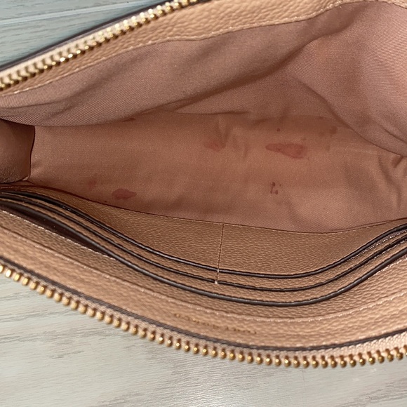 Tory Burch Bags Tory Burch Carson Top Zip Crossbody Nude Poshmark